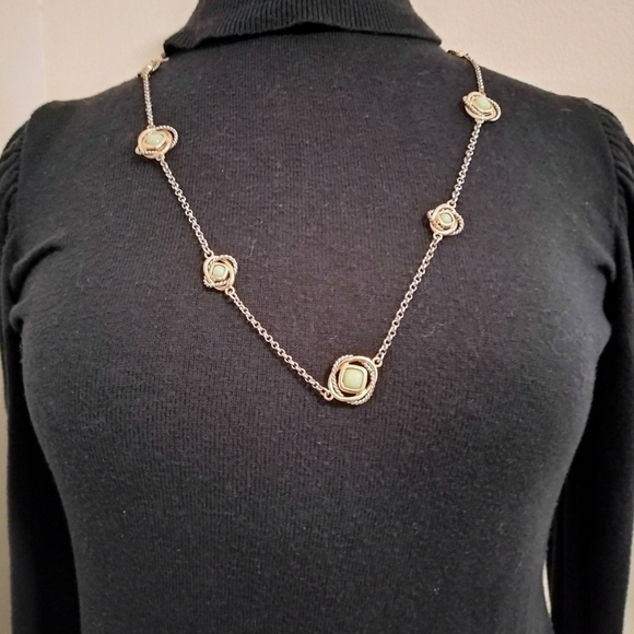 24" Gold Silver Tone Necklace with Green Lucite Center Square Abstract Pendants - Picture 3 of 8